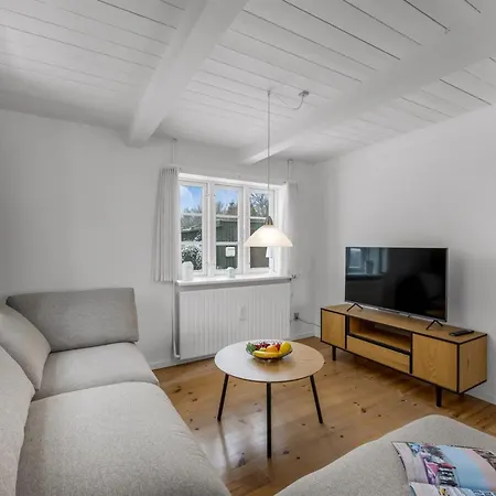 Synnoeve - 1-7km To The Fjord By Interhome